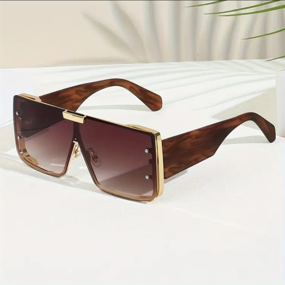 Stylish Brown and Gold Sunglasses - Picture 1 of 1